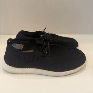 Itazero black tieless slip on ladies 8.5 wide comfort